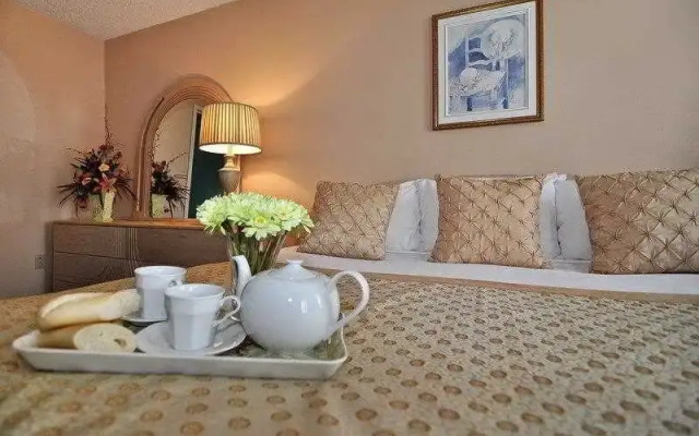 Best Western Plus Manoir Adelaide