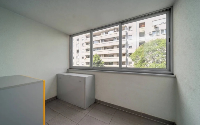 Cityscape Comfort Apartment With Garage