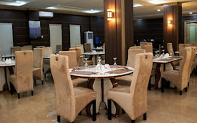 Geneva Hotel and Suites