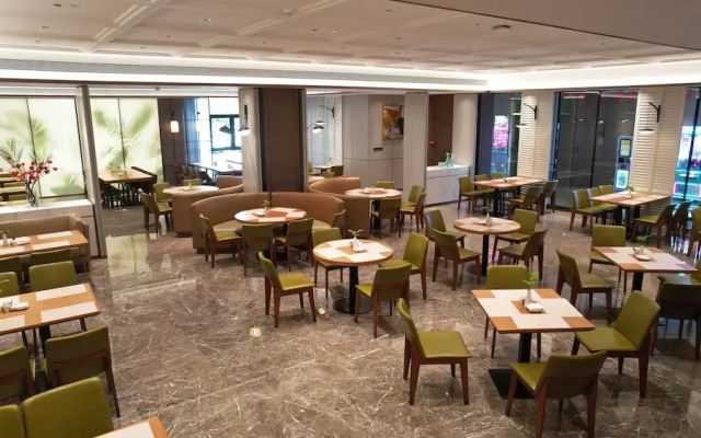 Rising Dragon International Hotel