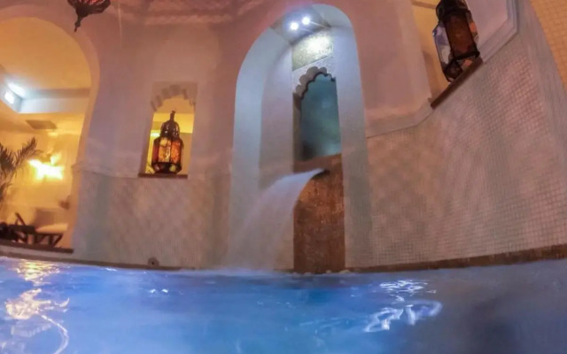 Nora Club Hotel