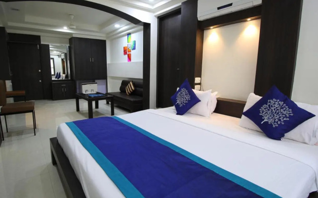 Hotel Nova Cross Road