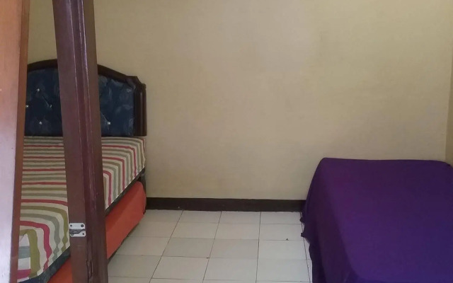 Budi House & Food Station