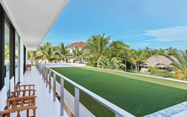 Magnificent 5BR Modern Tropical Villa With Pool