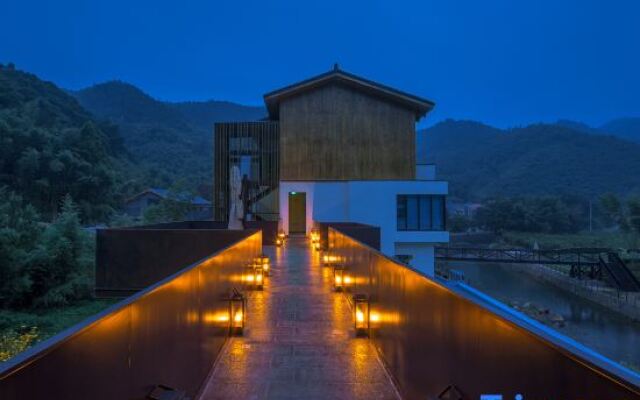 Tingjian Mount Mogan luxury design hostel