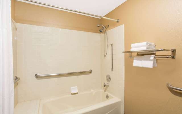 Super 8 by Wyndham Baker City