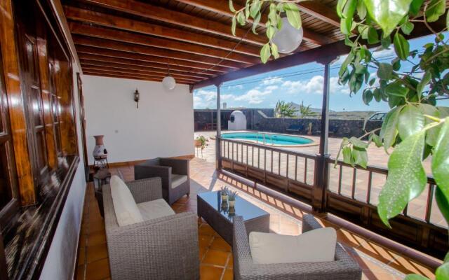 casa los veroles lanzarote