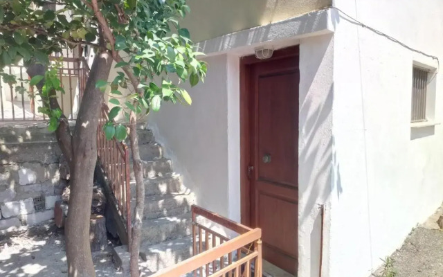 Γκαρσονιέρα επιπλωμένη Studio