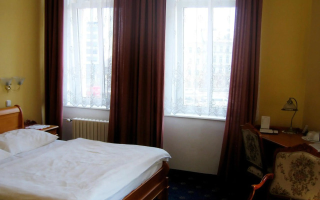 Opera Hotel
