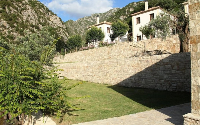 Piges Hotel at Acheron Springs