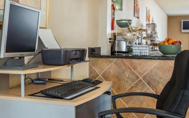 Quality Inn & Suites Monroe