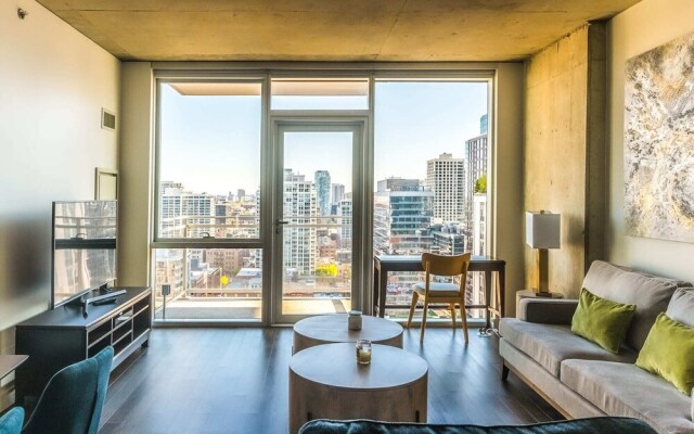 Luxury Apartment With Private Office & Terrace