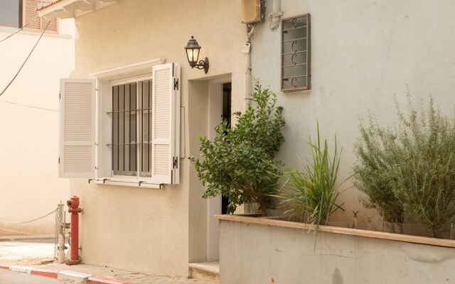 Sasson & Co Luxury 1BR House Neve Tzedek