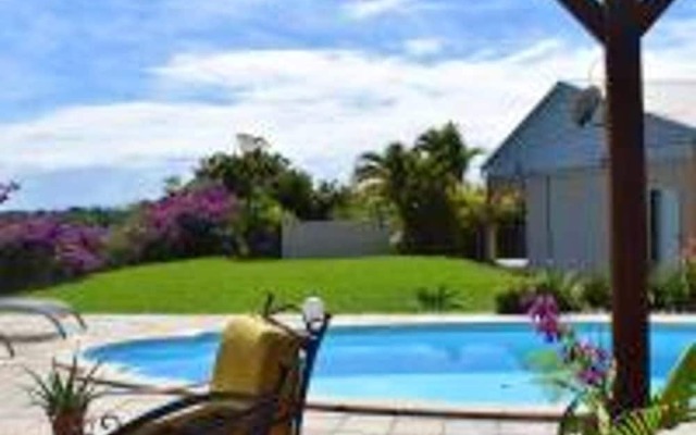 Villa With one Bedroom in Le Gosier, With Private Pool, Furnished Terrace and Wifi - 1 km From the Beach