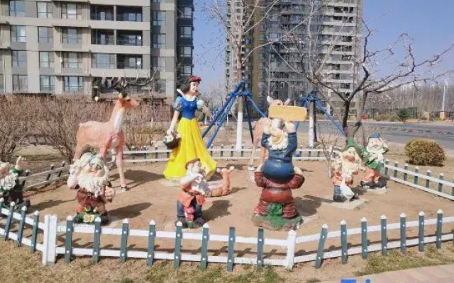 Lanjing Yunhai Seaview Apartment (Yuquan Shanhai Square Branch)