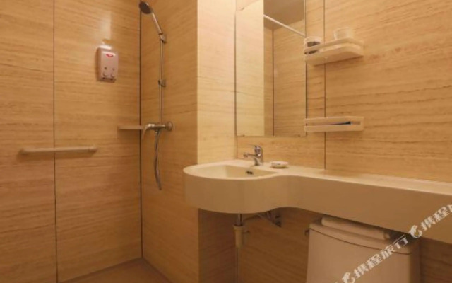 Homeinn Hotel (Nanchang Bayi Square Second Affiliated Hospital)