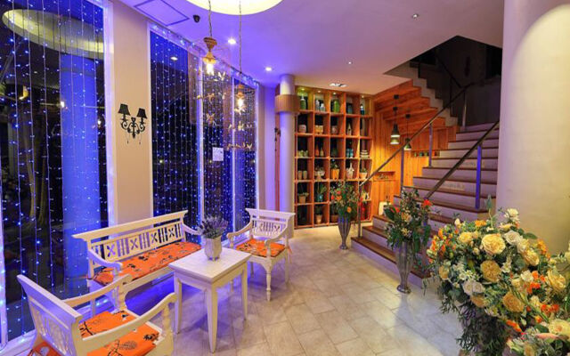 Caza V1 Serviced Apartment