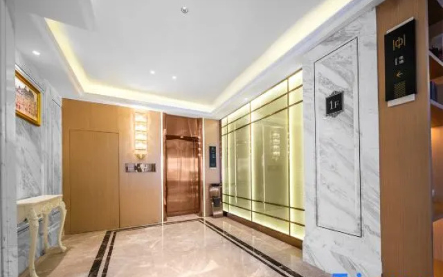 Vienna International Hotel (Dehong Yingjiang County Government Branch)