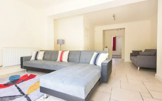 Platinum Apartment Mornington Crescent 9986