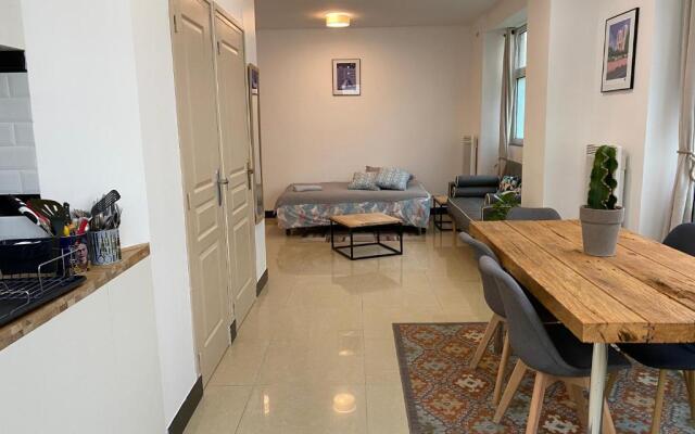 Large And Unique Souplex 60sqm, Well Located