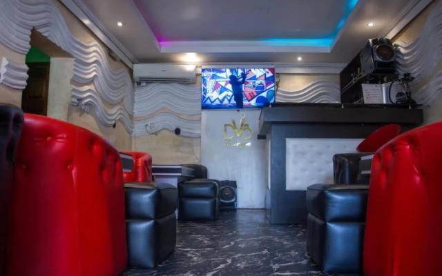 Triple Tee Hotel