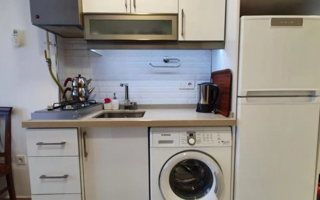 Glam 1BR Flat w/AC in the Heart of Cihangir