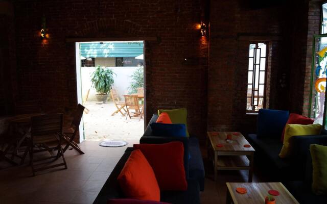 Oasis Bar and Hostel
