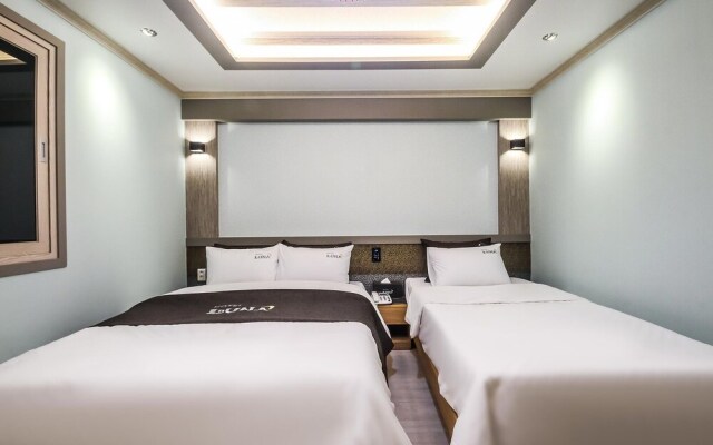 Yeosu Luna Hotel
