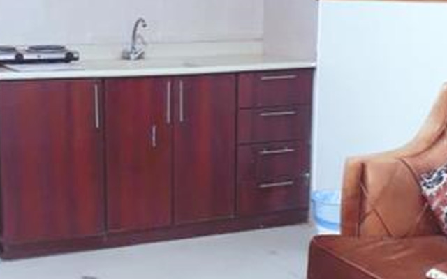 Al Quba Al Thahbia Hotel Suites 2