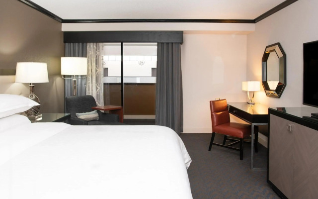 Sheraton Minneapolis West Hotel