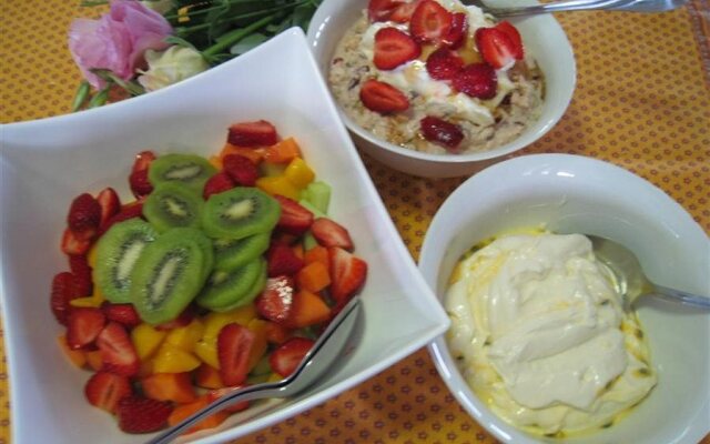 Jacaranda Creek Farmstay and Bed and Breakfast