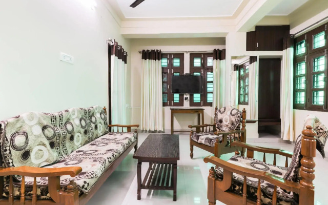 Hotel Girnar