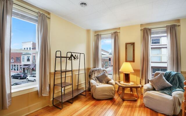 Downtown Galena Spacious Apartment 2 Bedroom Apts