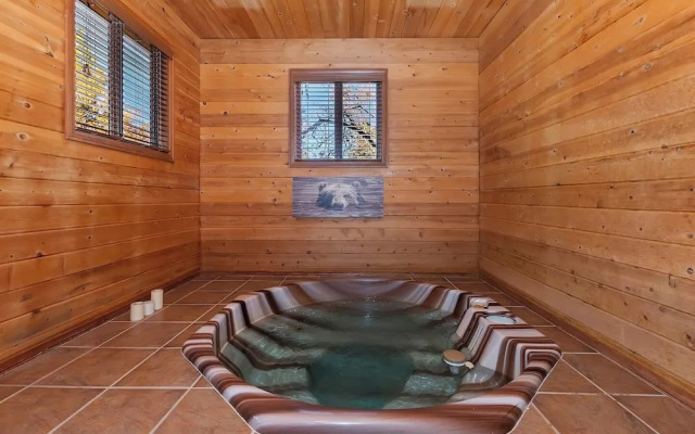 Canyon Castle Mtn Retreat w Hot Tub