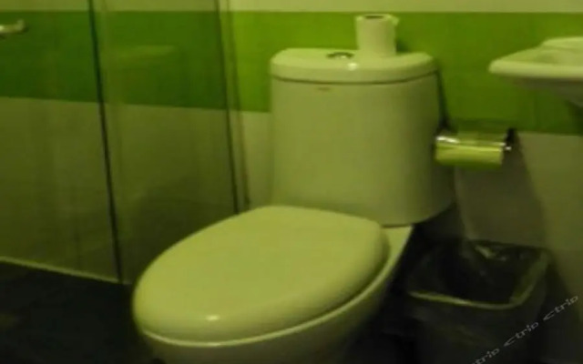 7 Days Inn Shanghai South Xizang Road Subway Station Branch