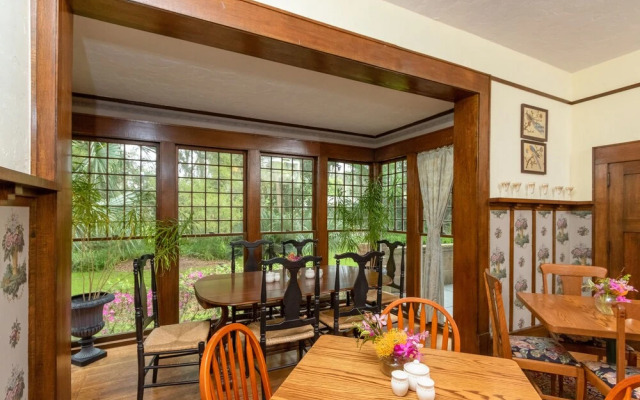 Herlong Mansion Bed & Breakfast
