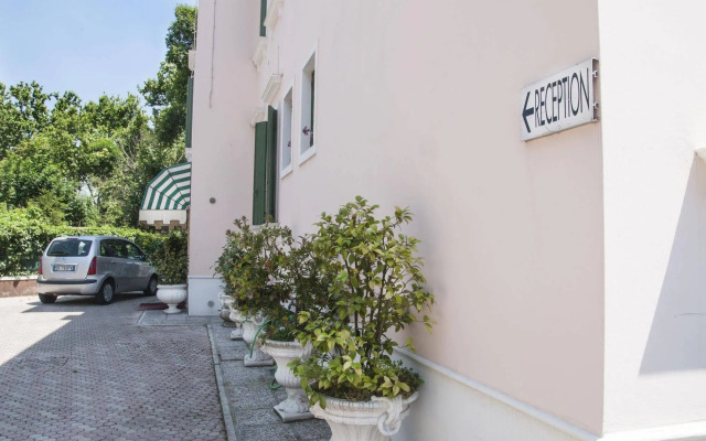 Hotel Villa Serena