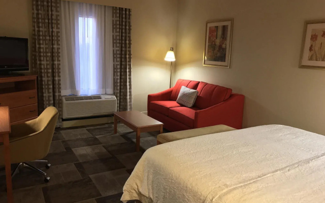 Hampton Inn Garden City