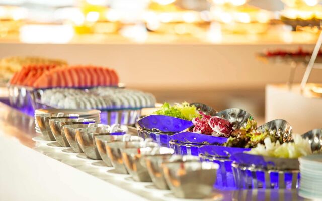 Wyndham Grand Plaza Royale Shuangyue Bay