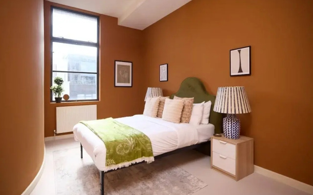 The Spitalfields Beauty - Bright 2bdr Flat