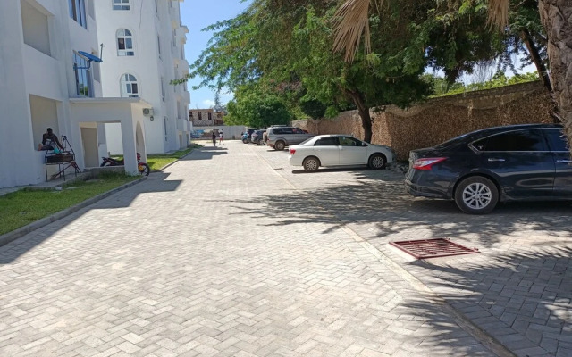 1-bedroom Apartment With Pool View, Beach Experien