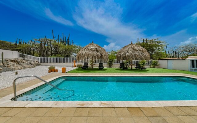 Stylish Villa, Private Pool, Bbq, Privacy