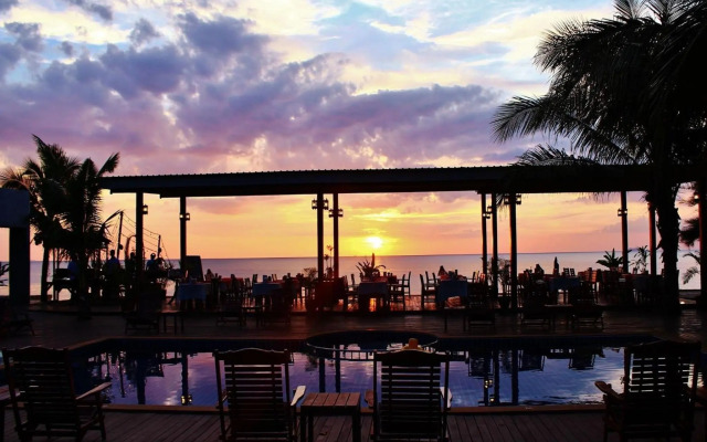 Nakara Long Beach Resort