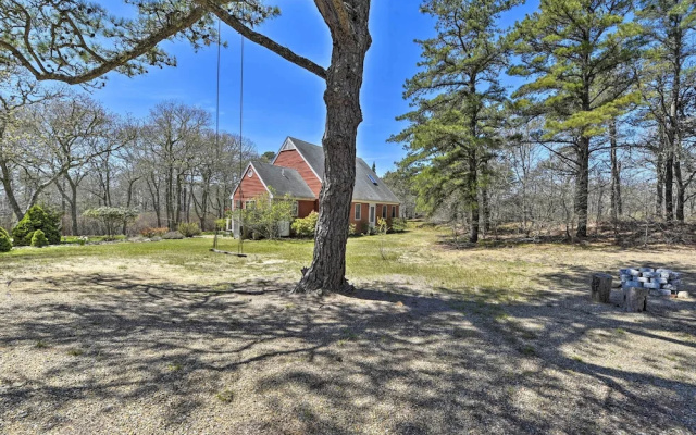 Peaceful Chilmark Farmhouse by Menemsha Beach