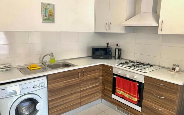 Beautiful & Quiet Two-Bedroom Apartment with Private Garden Lukomorye C1
