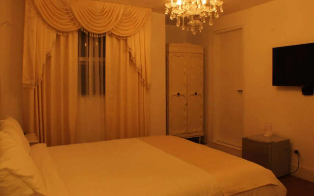 IFE Boutique Hotel