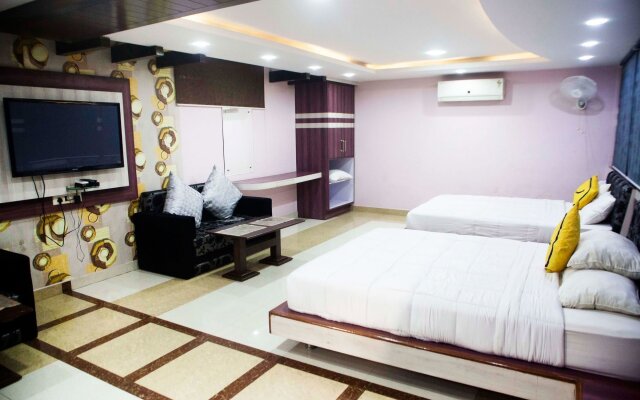 Vista Rooms At M.P Nagar