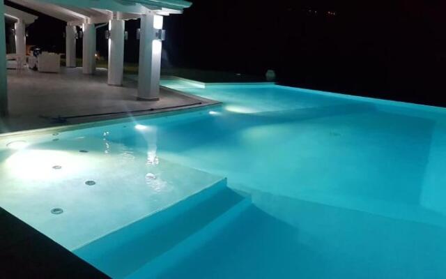 White Club Residence