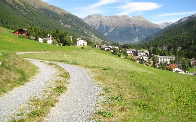 Chesa Sper l'Ovel Brail