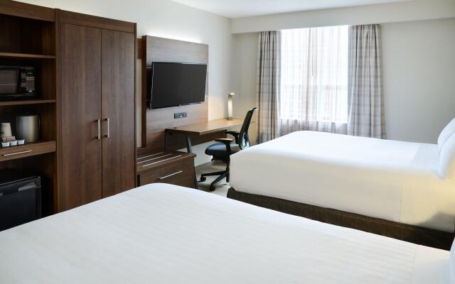 Holiday Inn Express Toronto - Downtown, an IHG Hotel